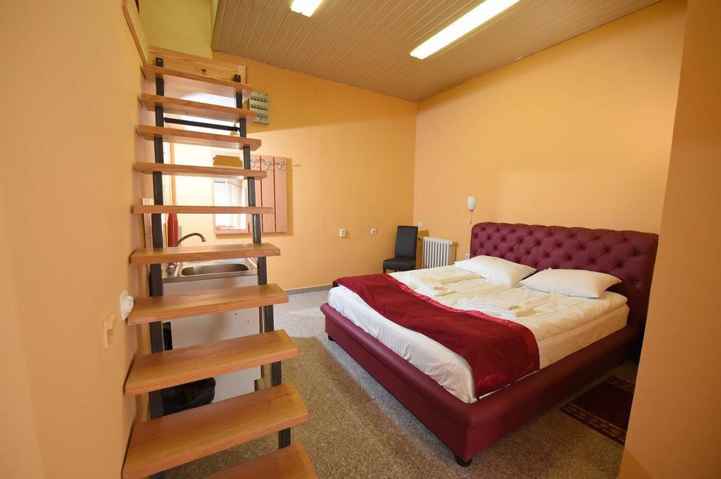 Apartment Inn Rooms Novi Sad Room photo